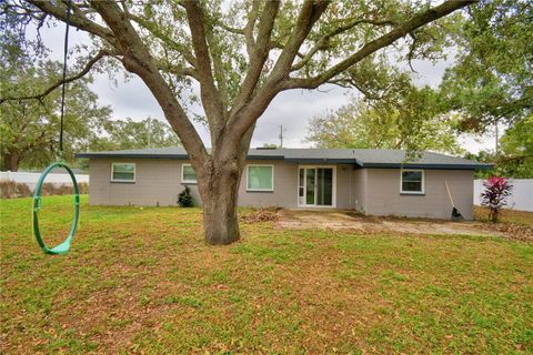 A home in AUBURNDALE