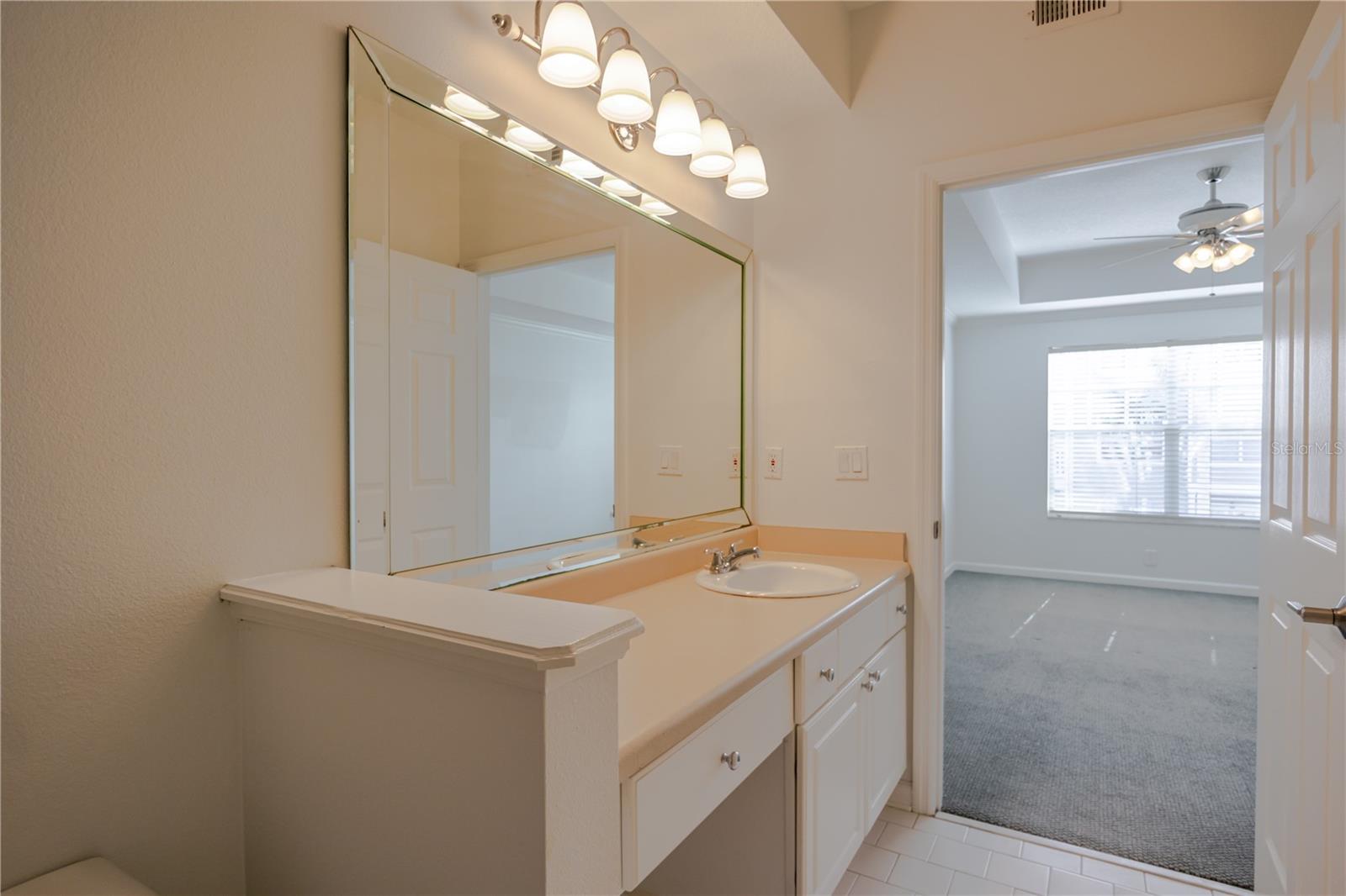 HYDE PARK WALK A CONDO - Residential