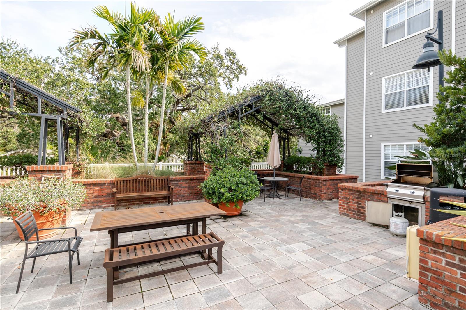 HYDE PARK WALK A CONDO - Residential