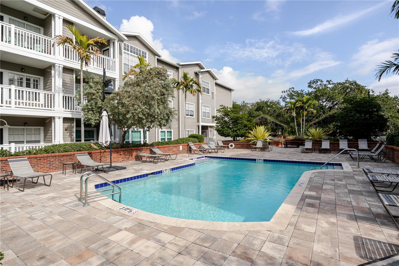 HYDE PARK WALK A CONDO - Residential