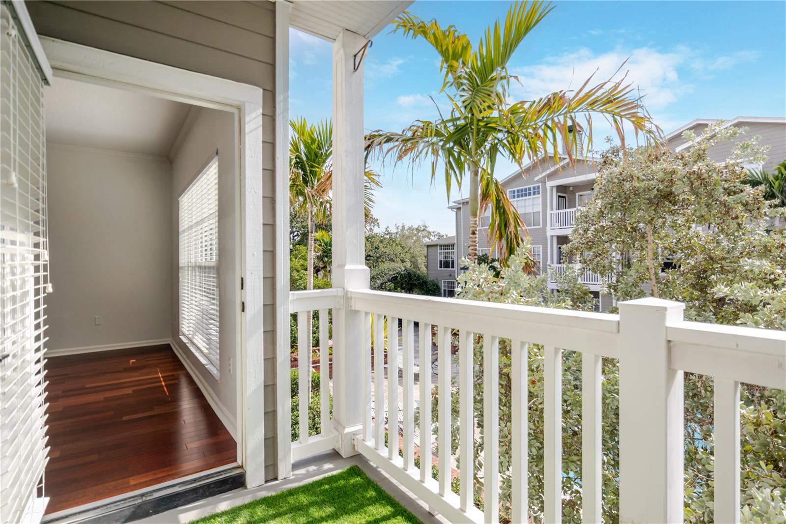 HYDE PARK WALK A CONDO - Residential