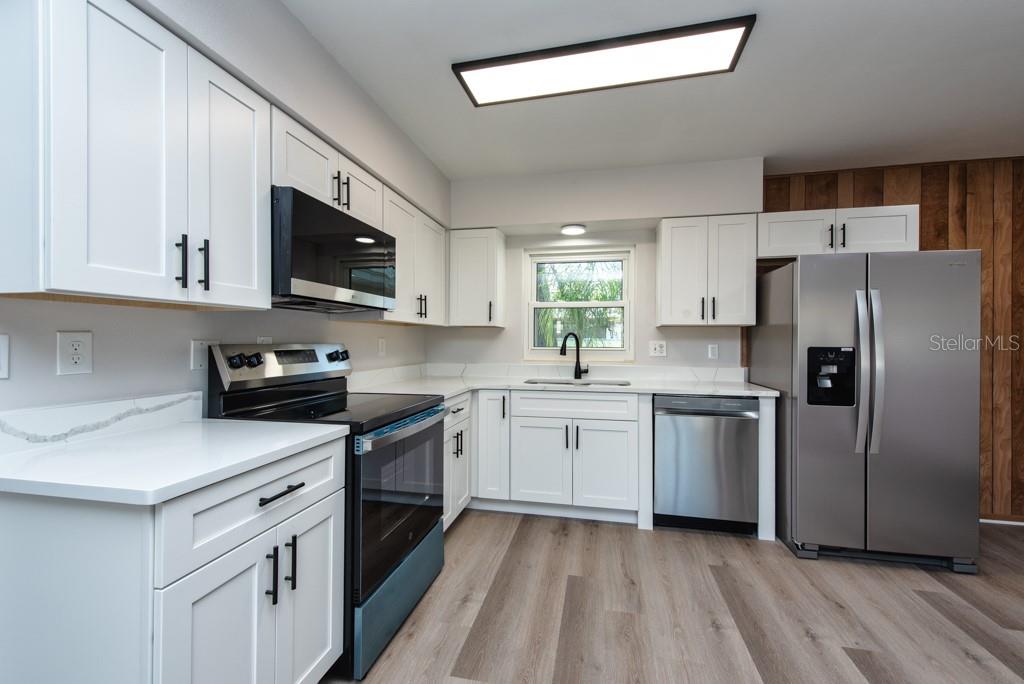 PINE RIDGE MANOR - Residential