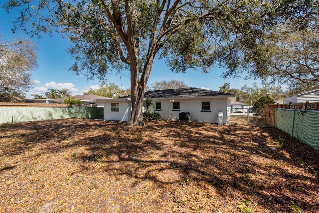 PINE RIDGE MANOR - Residential