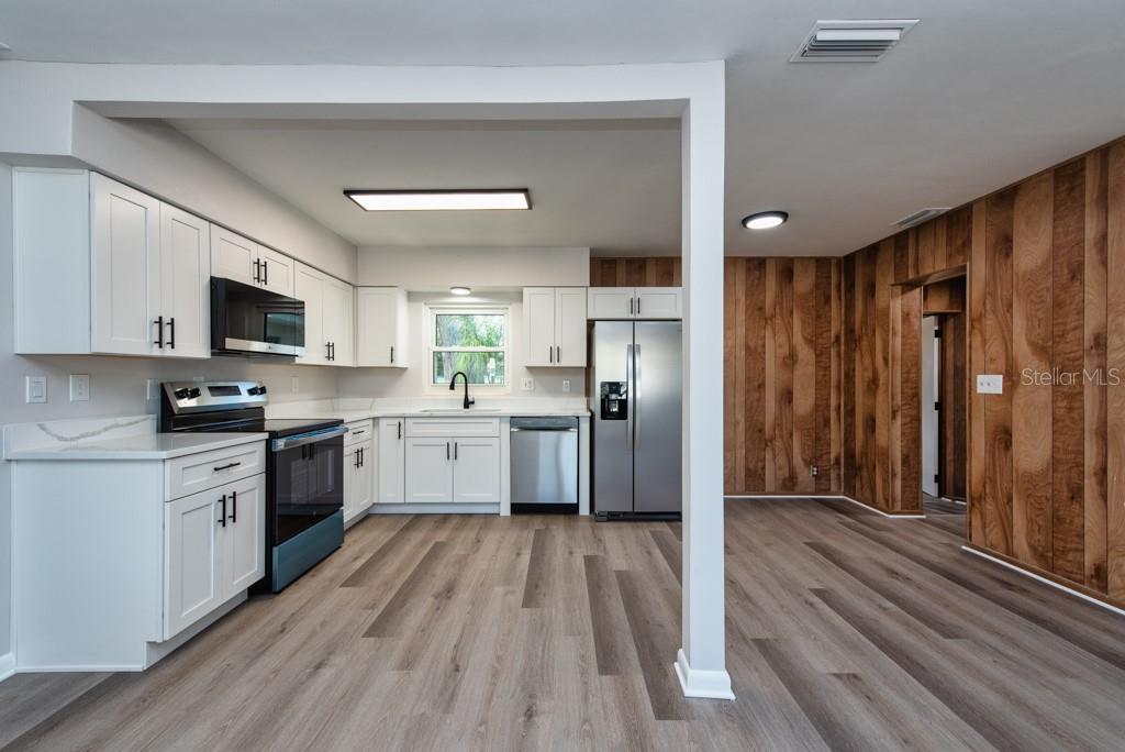 PINE RIDGE MANOR - Residential