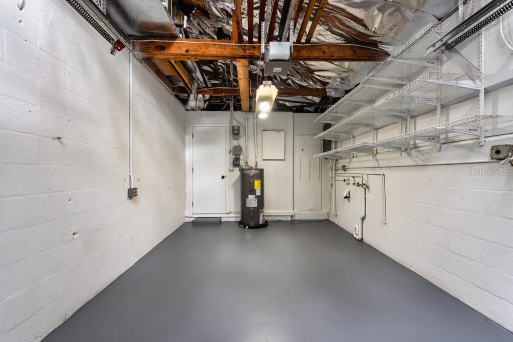 PINE RIDGE MANOR - Residential