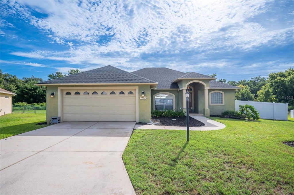 Photo of 7363 Beaumont Drive, Lakeland, FL 33810 (MLS # L4963325)