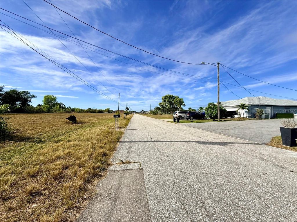 Photo of 418 NW 14th Terrace, Cape Coral, FL 33993 (MLS # C7502951)