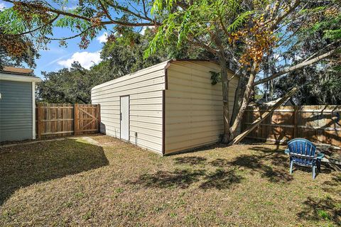 A home in EUSTIS