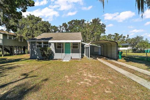 A home in EUSTIS