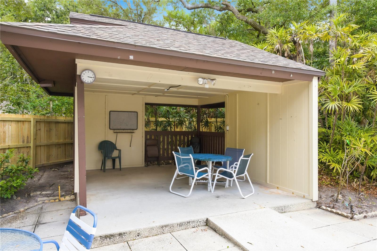 STRATHMORE GATE EAST - Residential