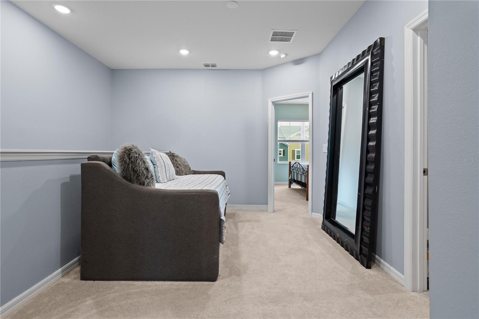 MEZZANO - Residential