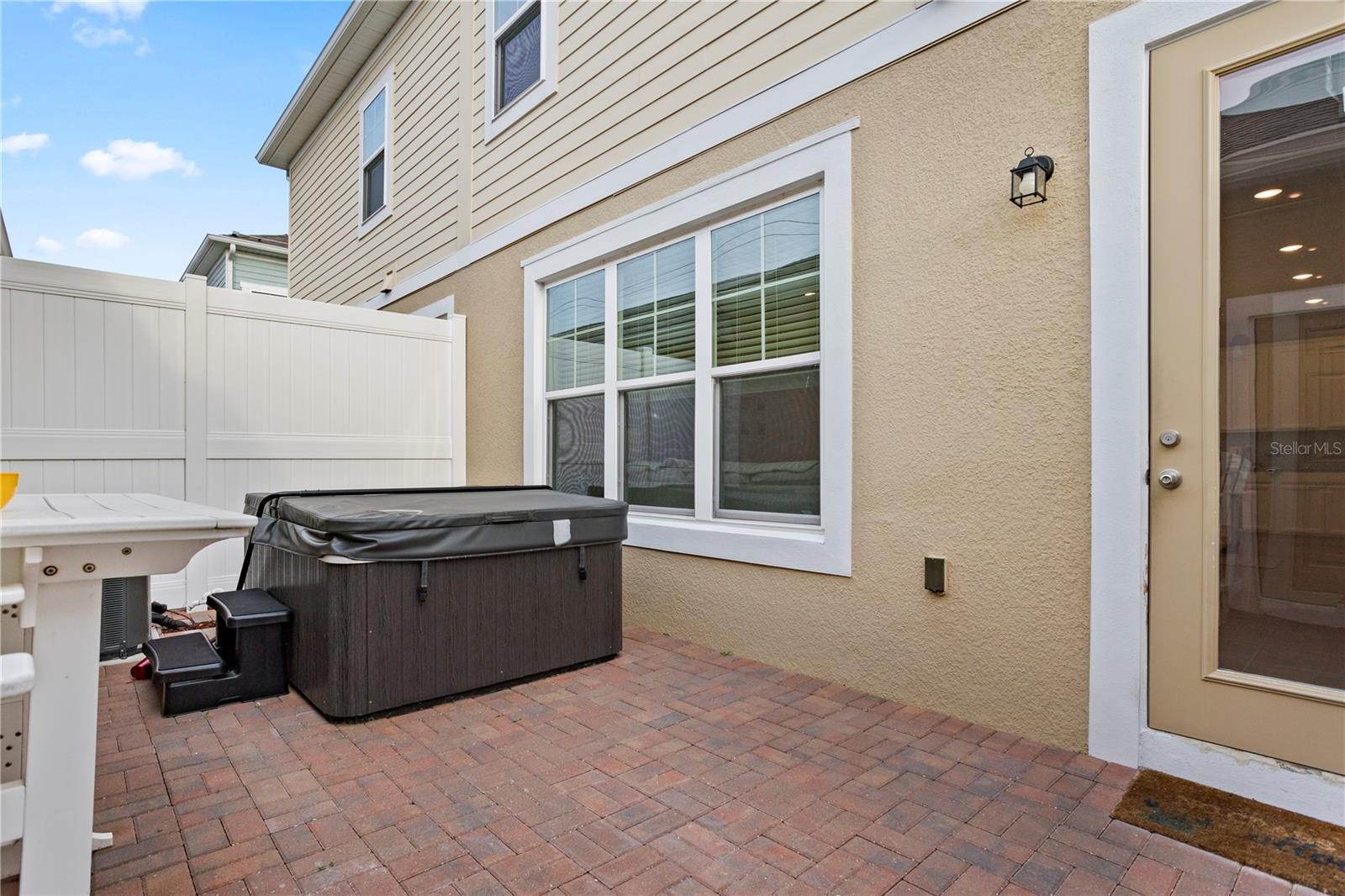 MEZZANO - Residential