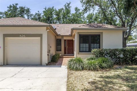 Photo of 826 Glades Court NE, St Petersburg, FL 33702 (MLS # TB8379653) Photo of 826 Glades Court NE, St Petersburg, FL 33702 (MLS # TB8379653)