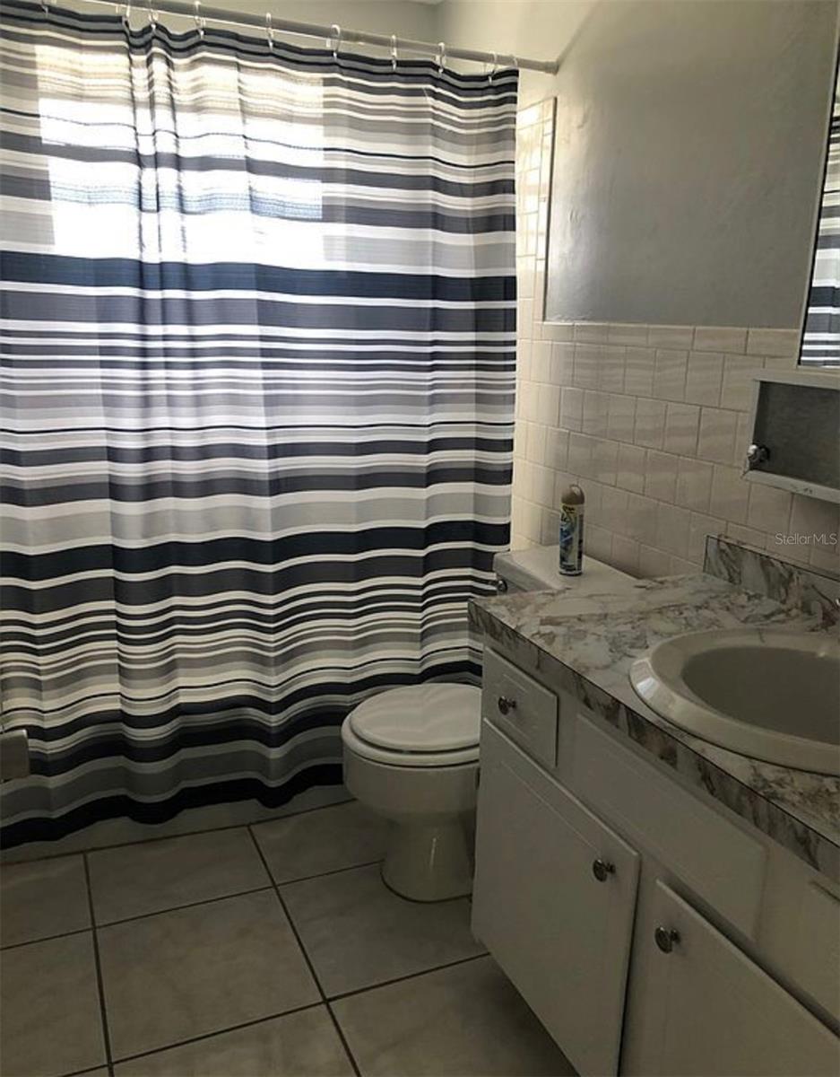 SUNNY LAKES ESTATES - Residential Lease