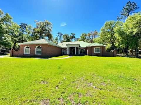 A home in DELAND