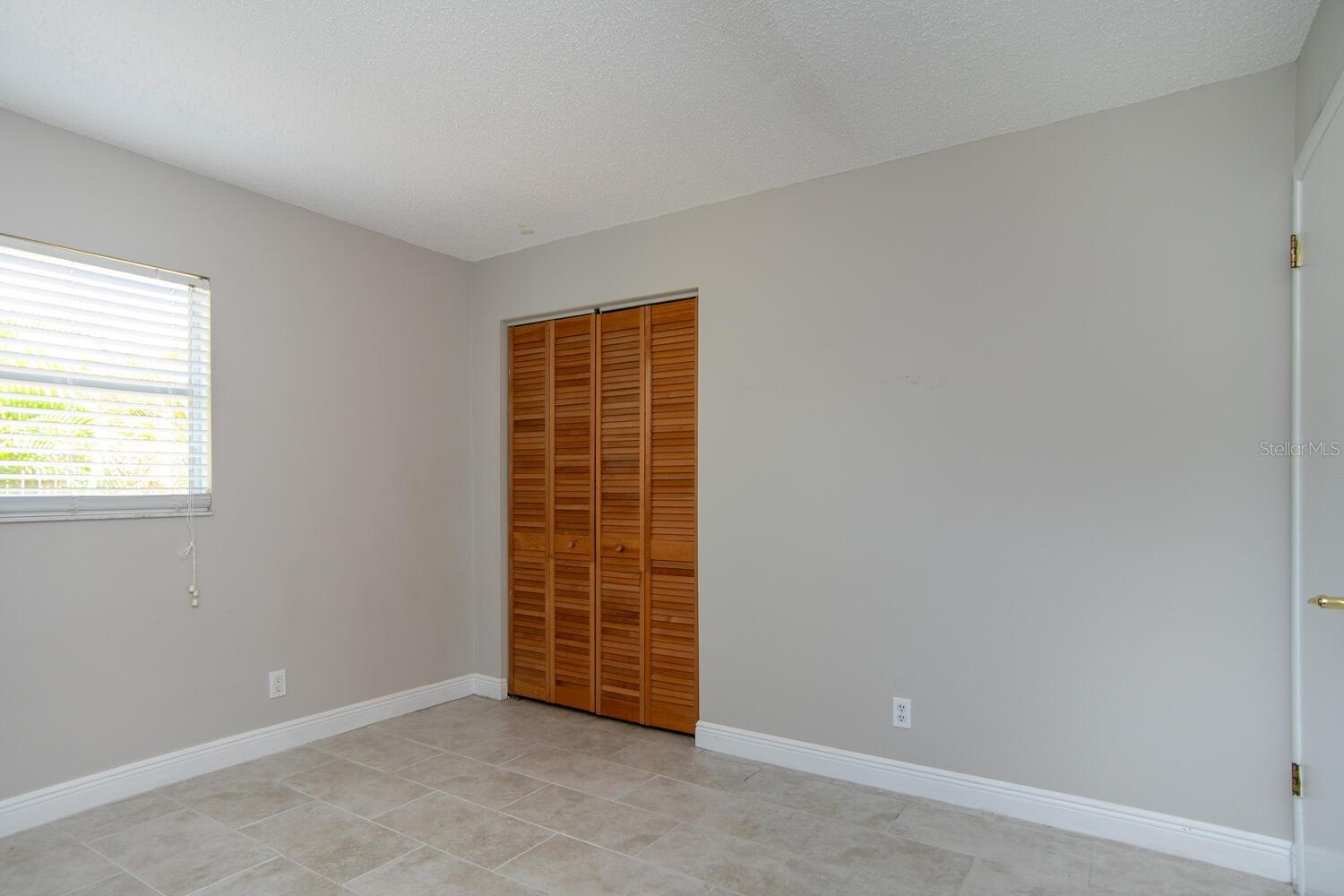 SHOREACRES CENTER - Residential Lease