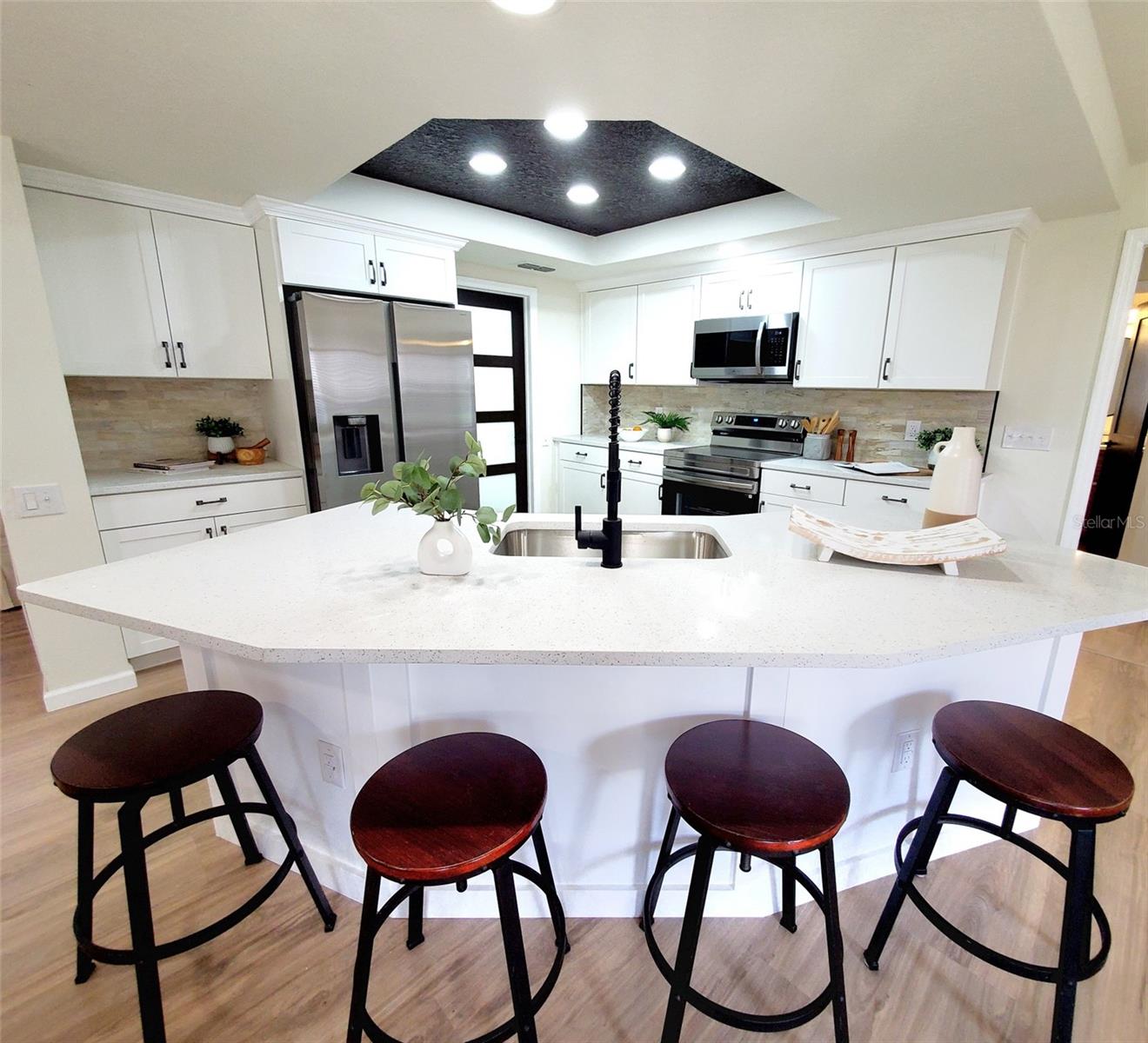 LAKESHORE VILLAGE AT WOODFIELD - Residential