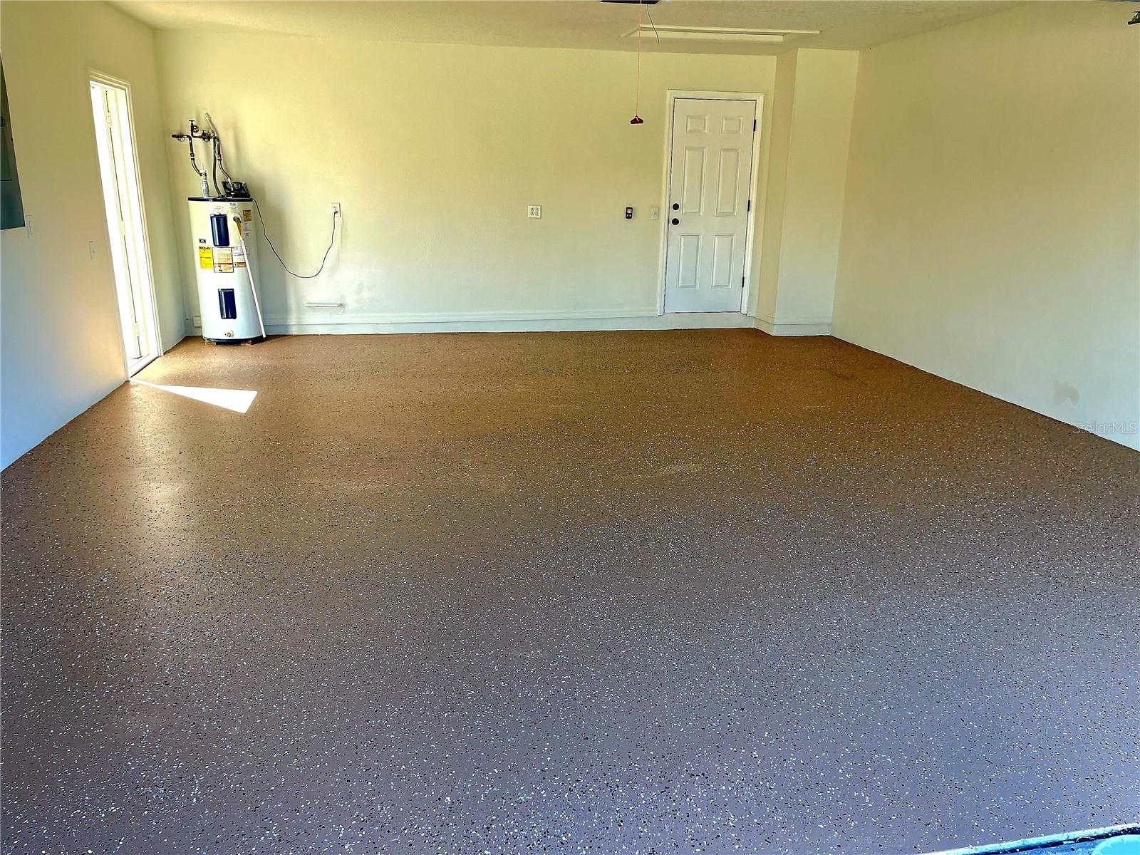 LAKESHORE VILLAGE AT WOODFIELD - Residential