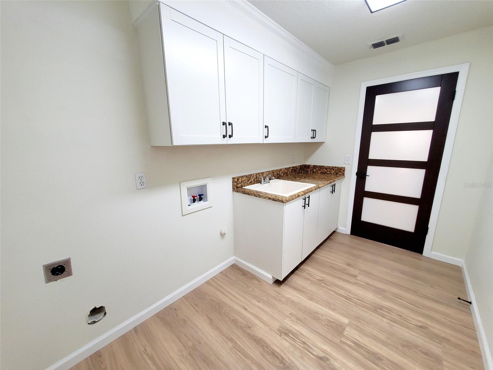 LAKESHORE VILLAGE AT WOODFIELD - Residential