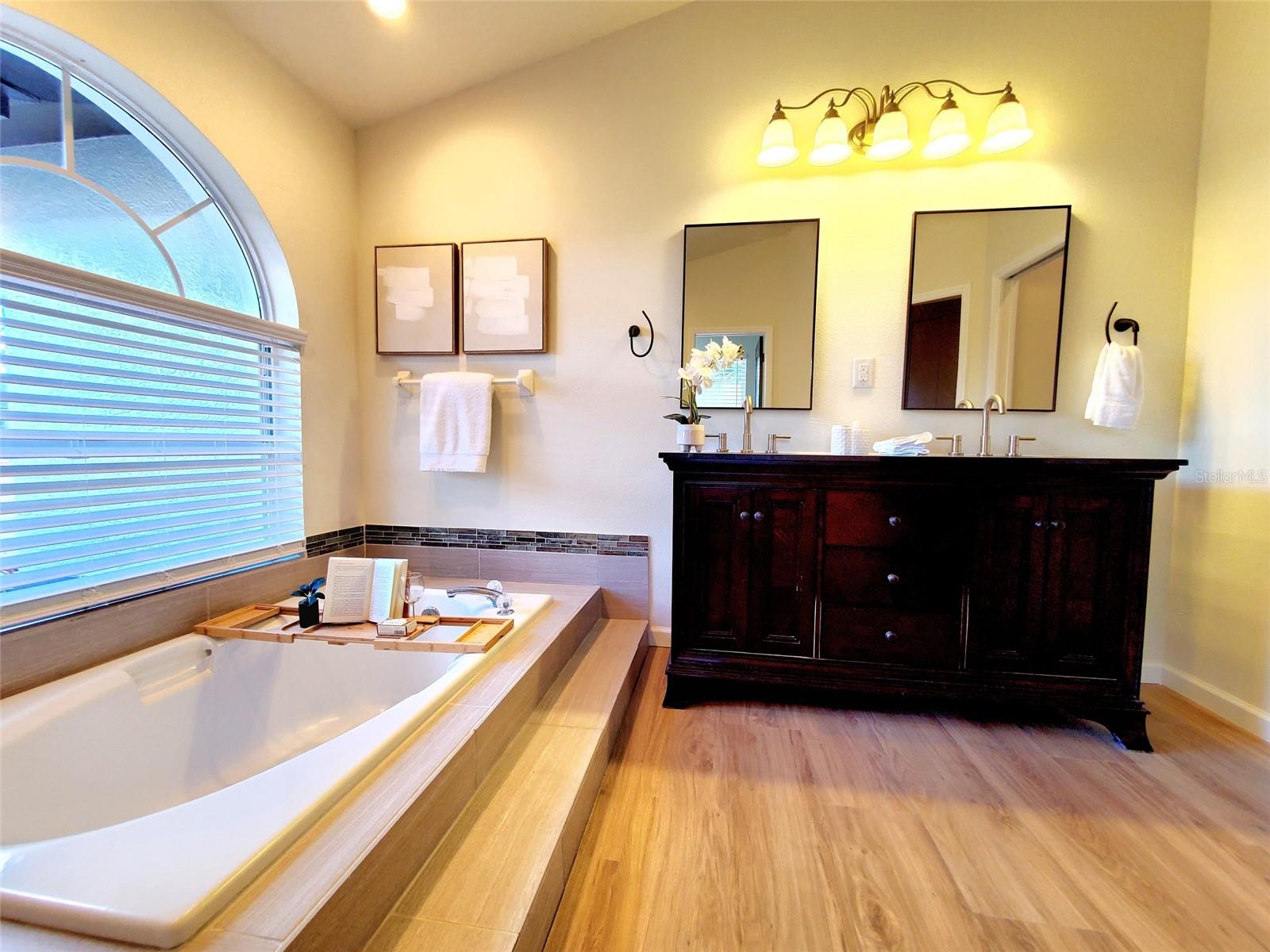 LAKESHORE VILLAGE AT WOODFIELD - Residential