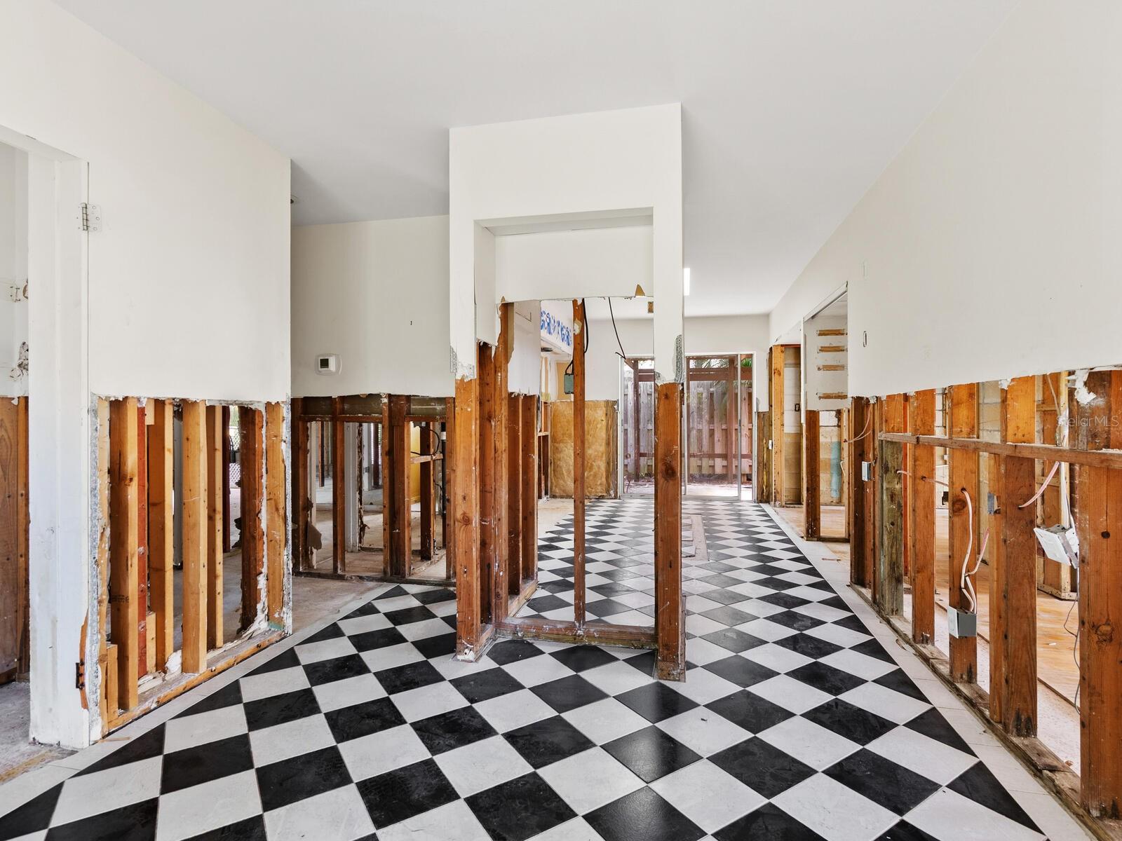 BAY ISLAND - Residential