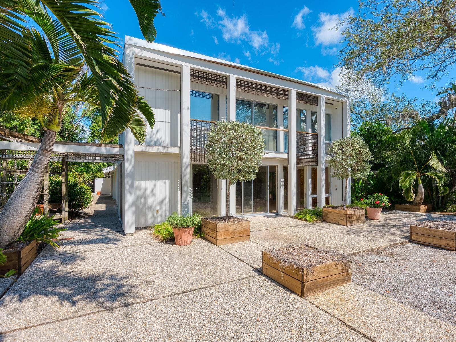 BAY ISLAND - Residential