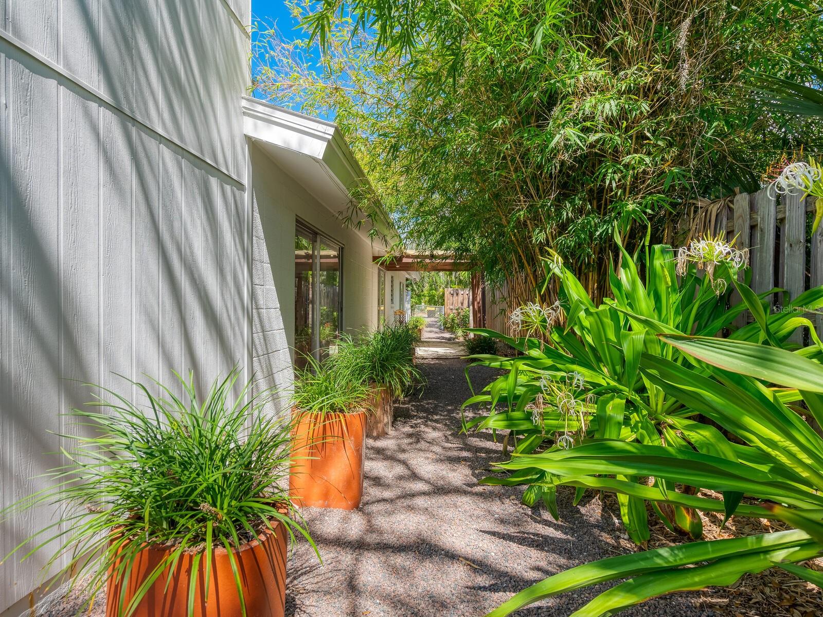 BAY ISLAND - Residential