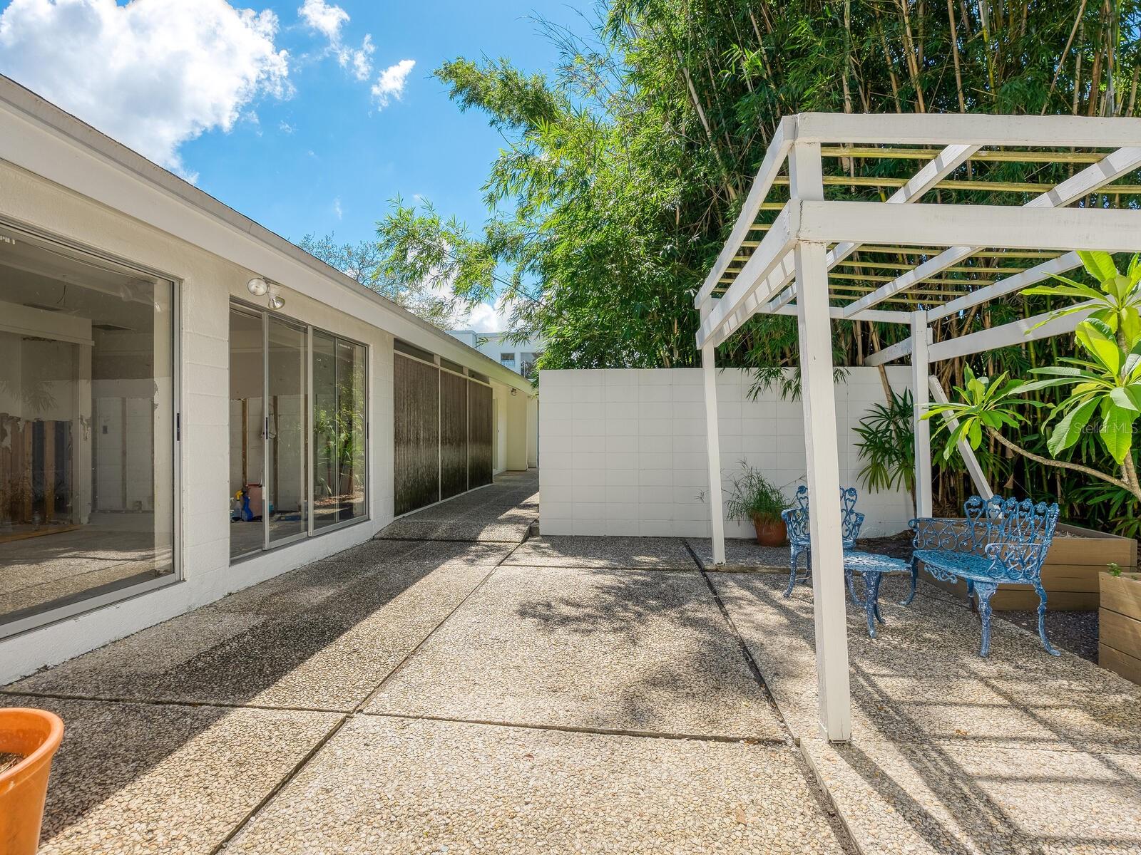 BAY ISLAND - Residential