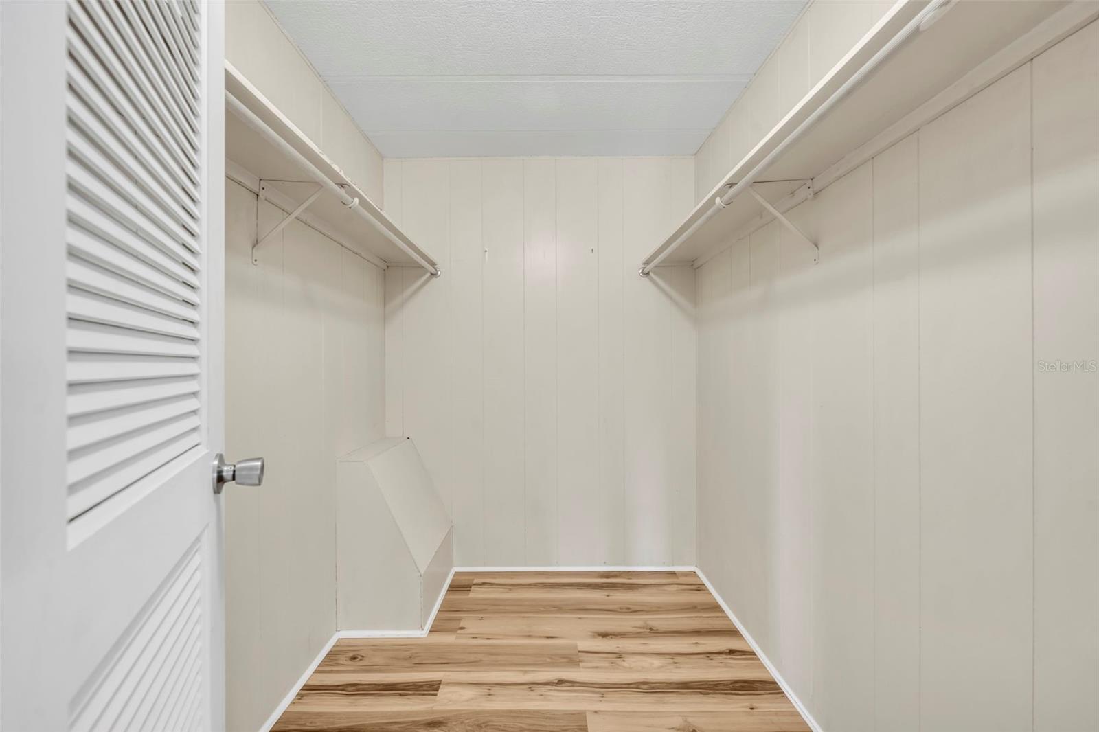 BANBURY VILLAGE CONDO - Residential