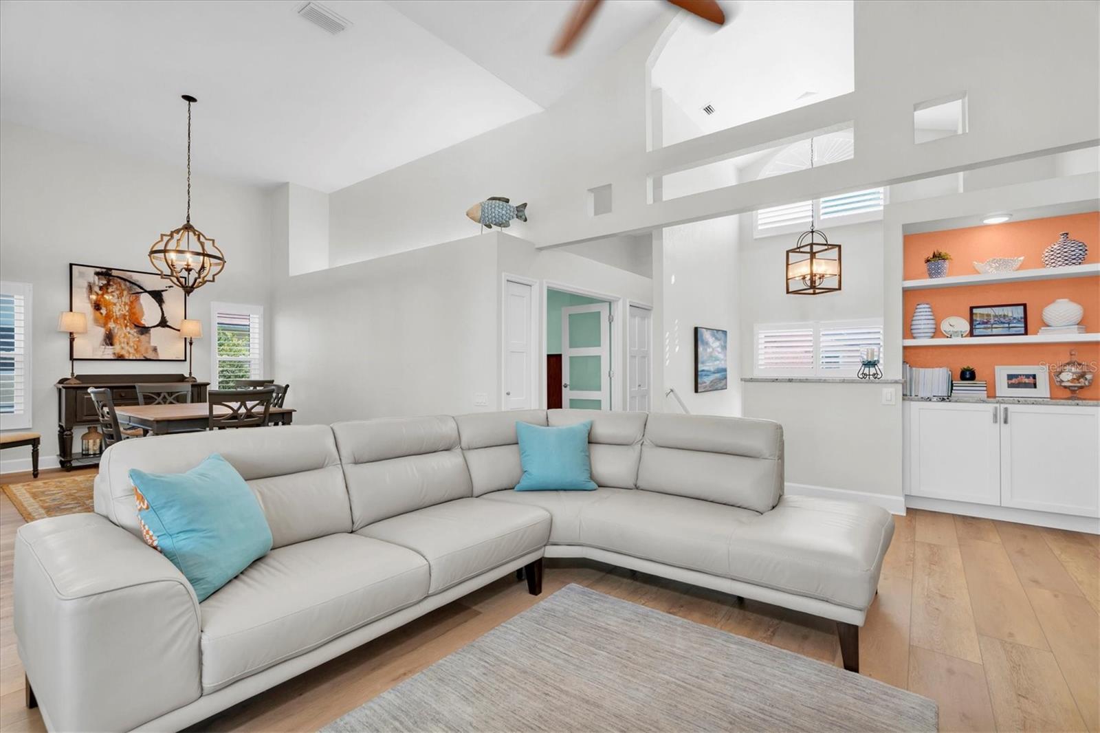 18 JEFFERSON COURT S