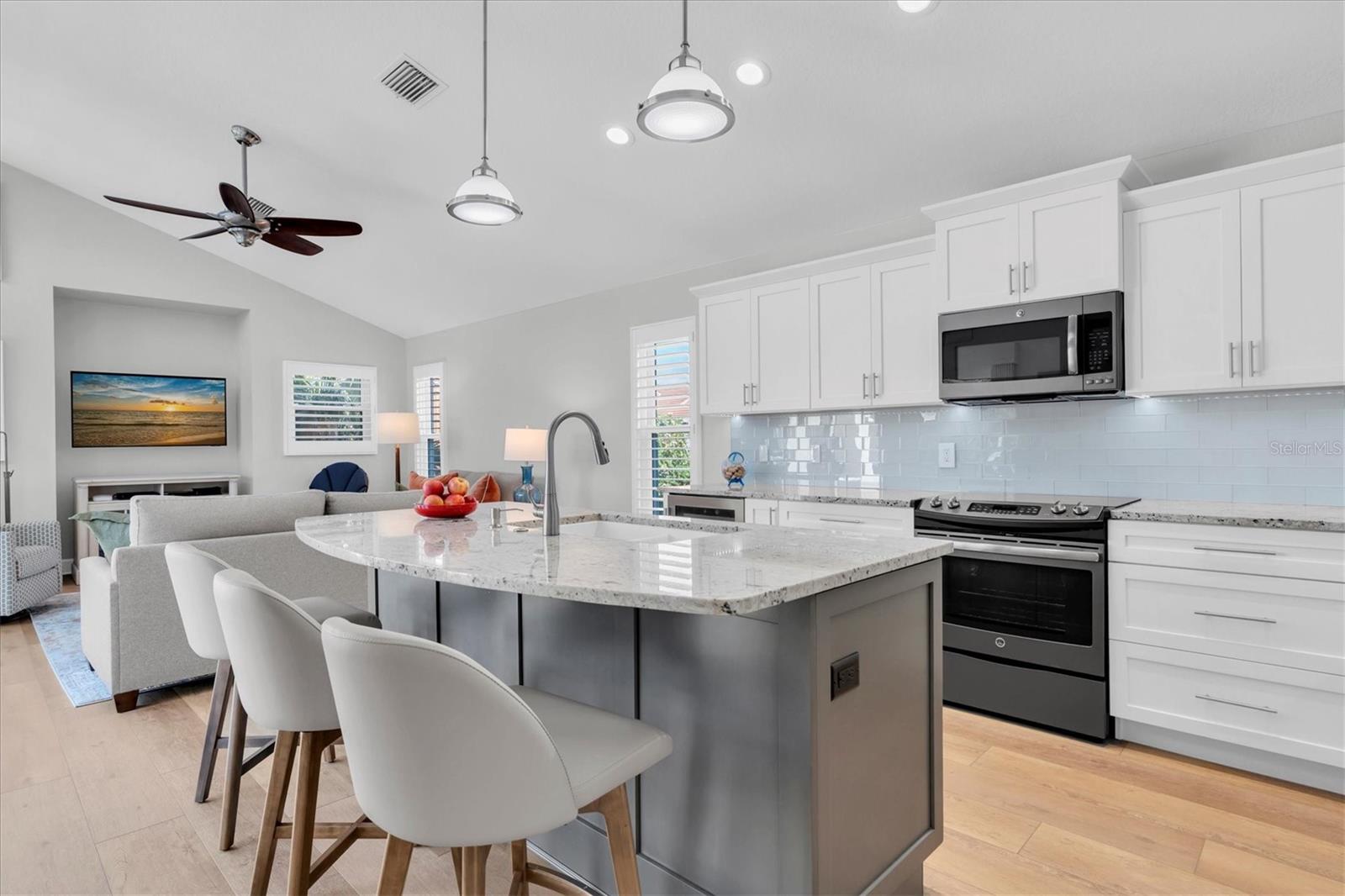 COLLEGE LANDINGS REP - Residential