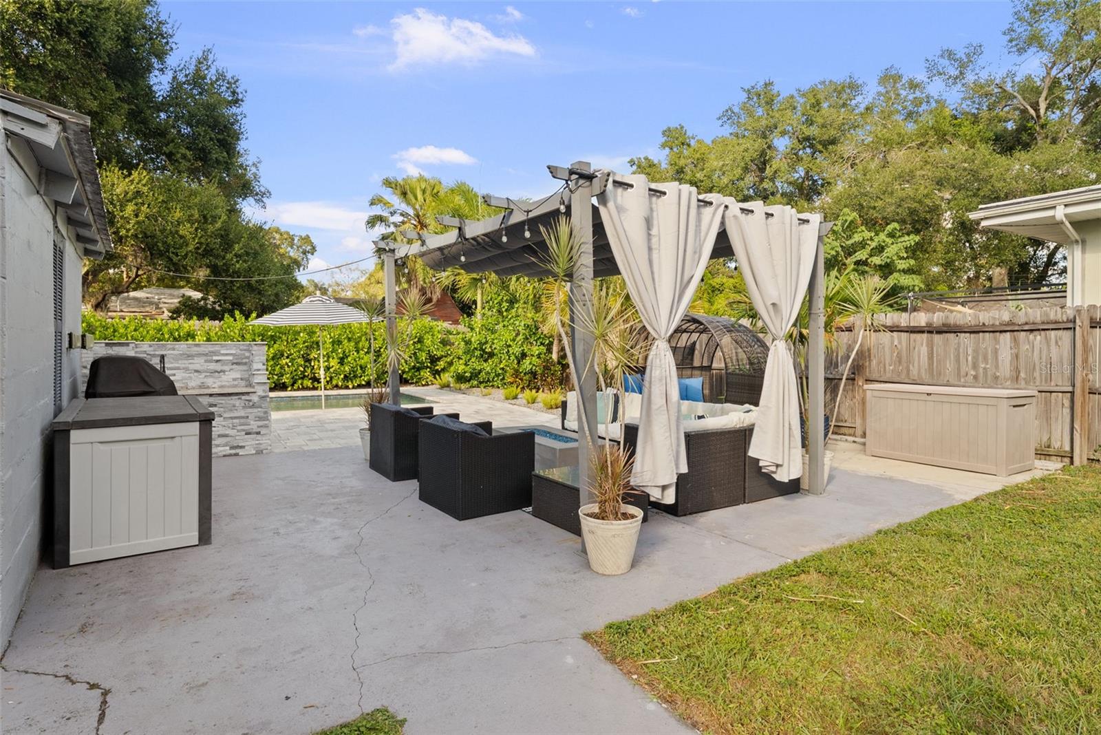 HAMPTON TERRACE - Residential