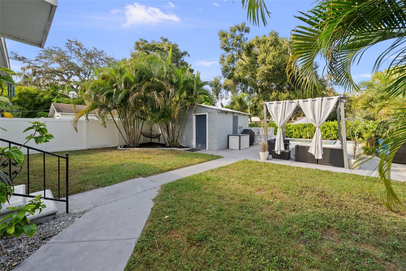 HAMPTON TERRACE - Residential