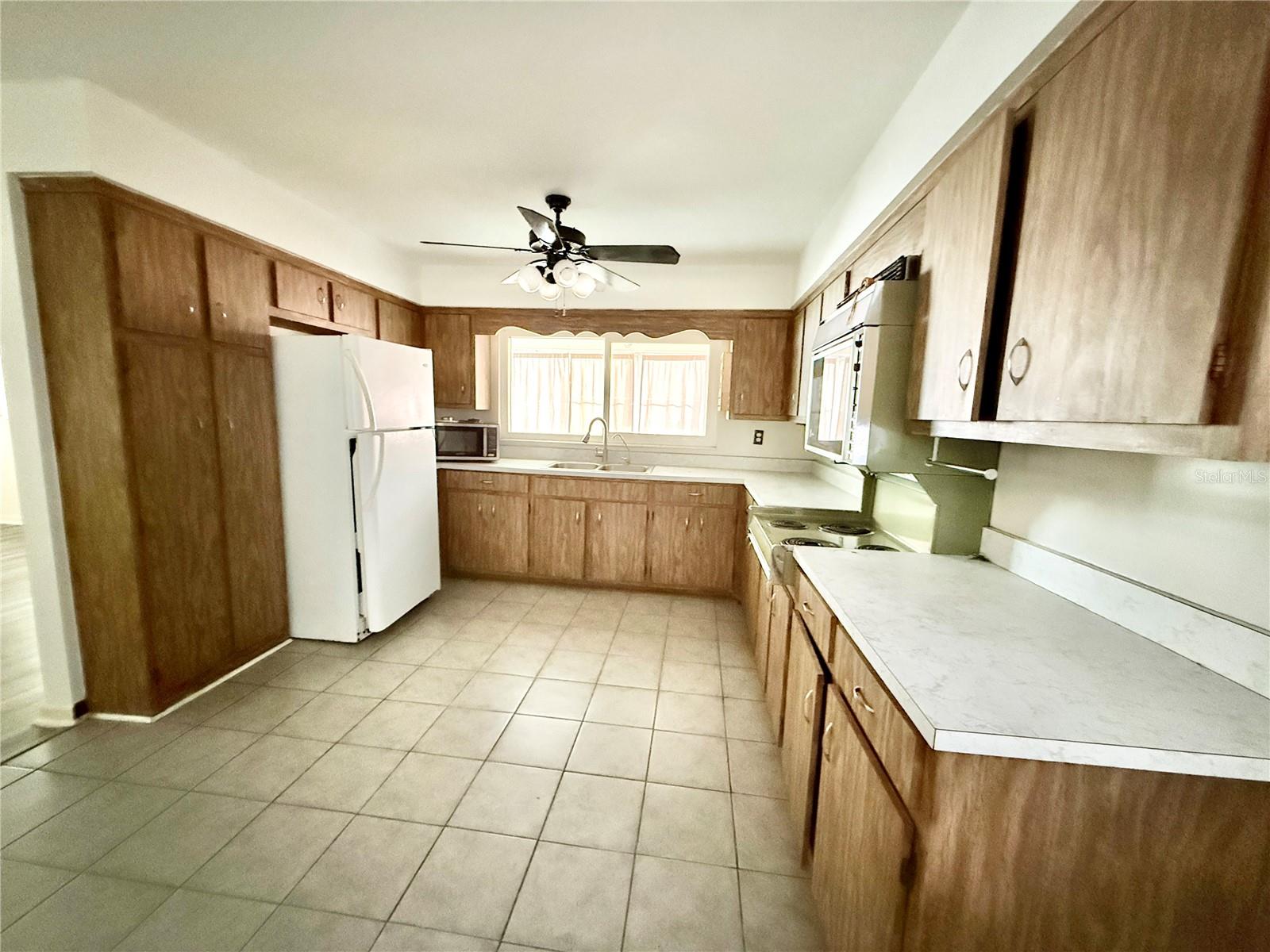 LAKE BUTLER SHORES - Residential