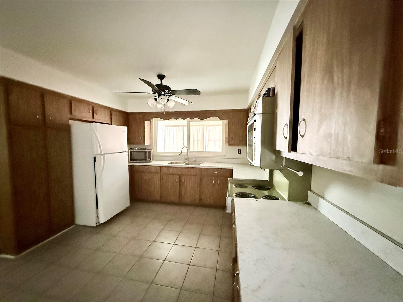 LAKE BUTLER SHORES - Residential