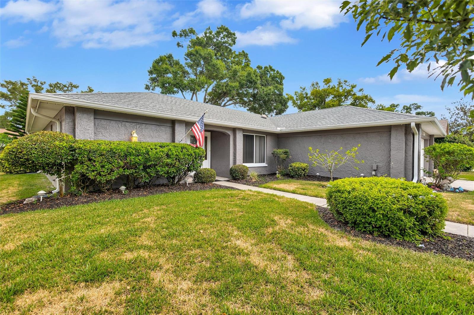 1743 MACDONNELL DRIVE