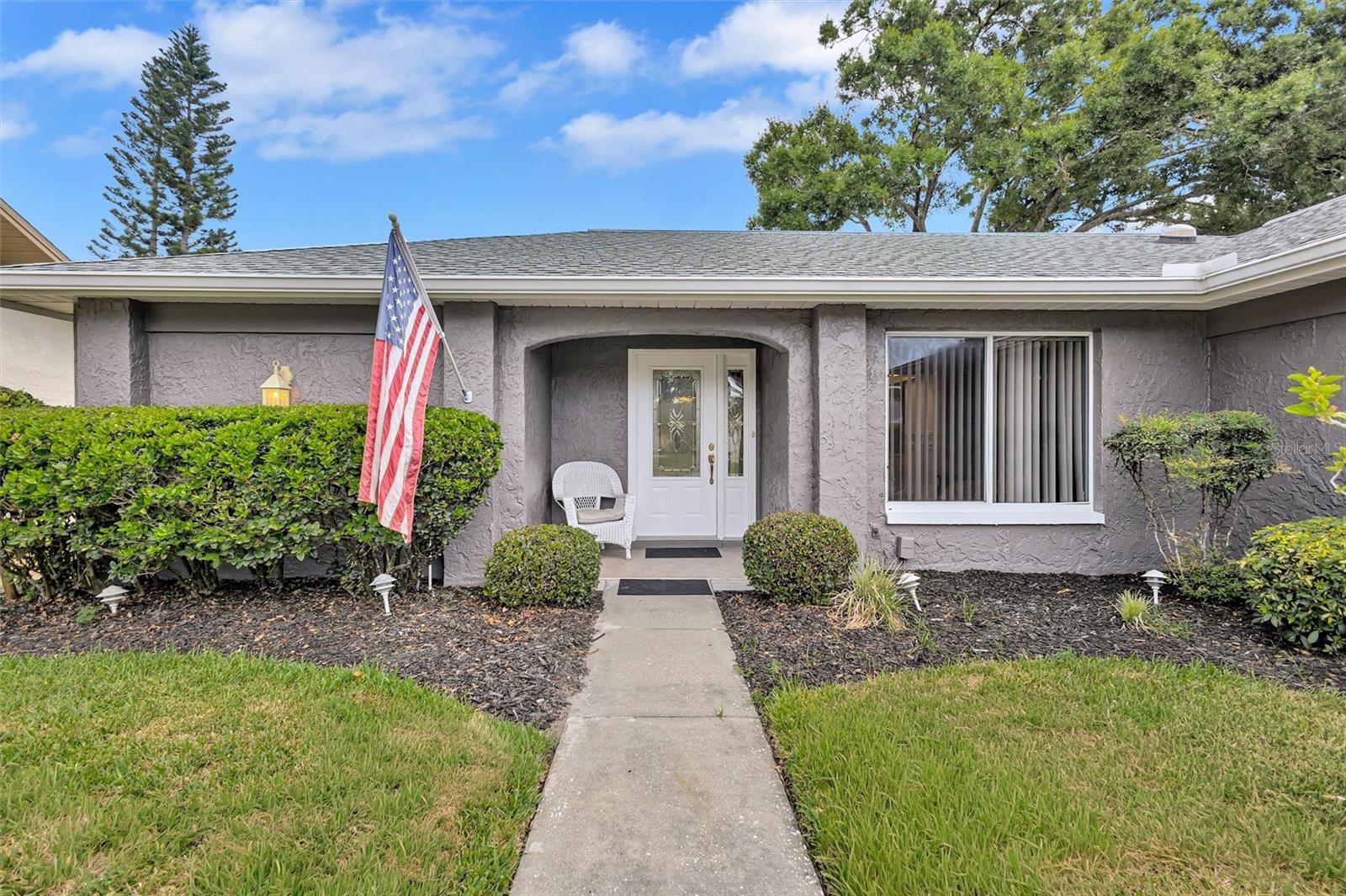 1743 MACDONNELL DRIVE