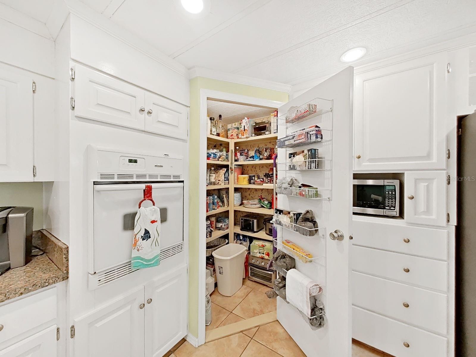 FOXWOOD LAKE ESTATES PH 01 - Residential