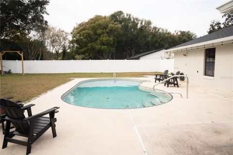 A home in DEBARY