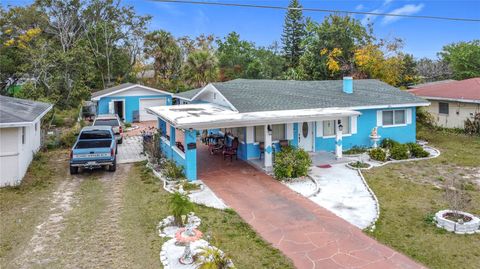 A home in WINTER HAVEN