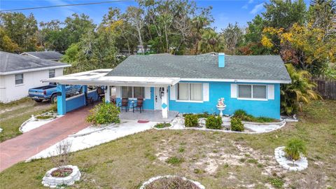 A home in WINTER HAVEN