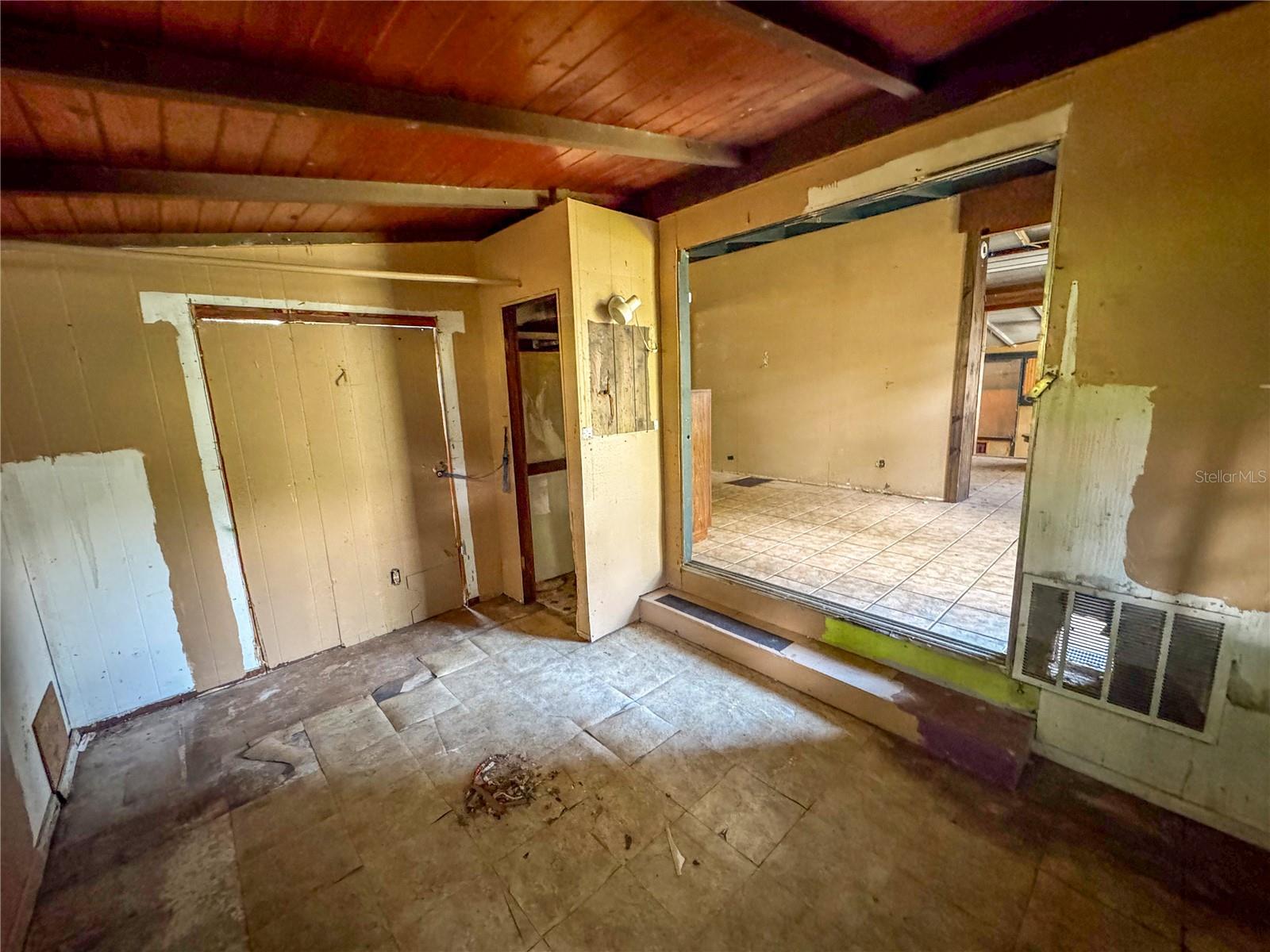 GLENAYRE SUB - Residential