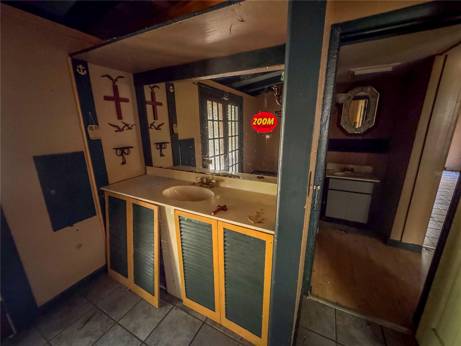 GLENAYRE SUB - Residential