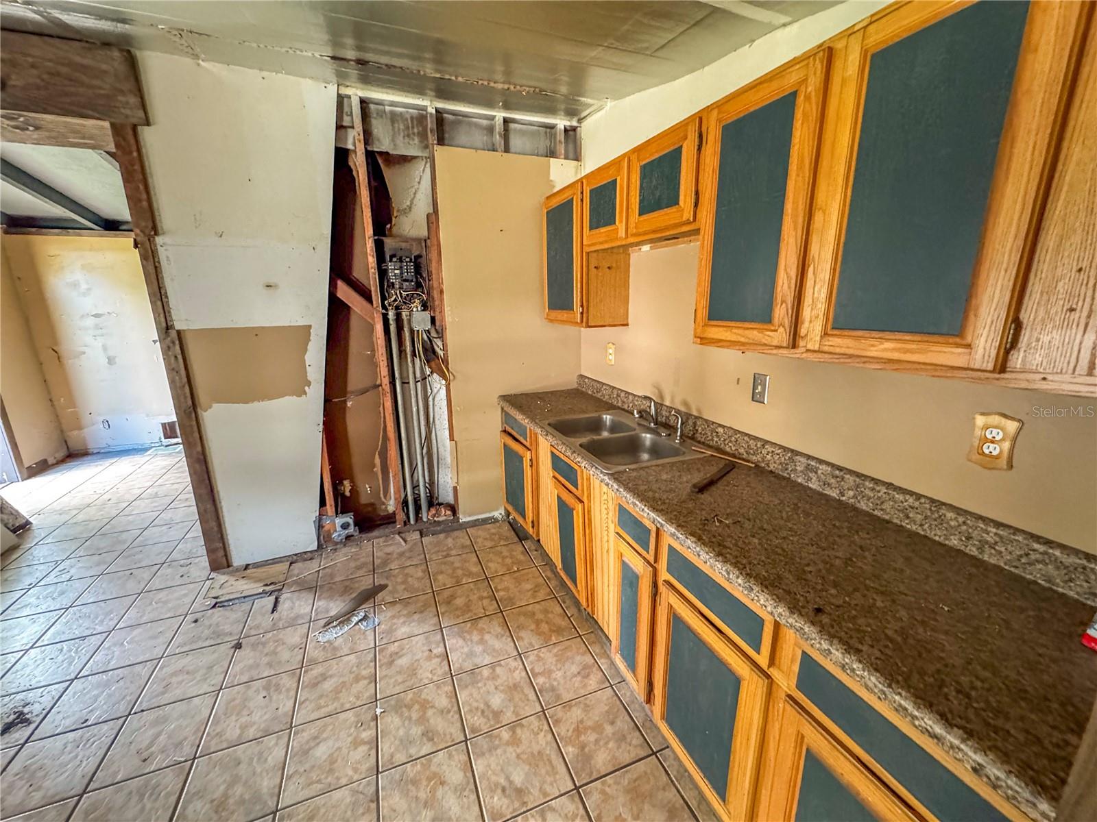 GLENAYRE SUB - Residential