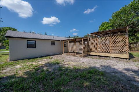 A home in SEMINOLE