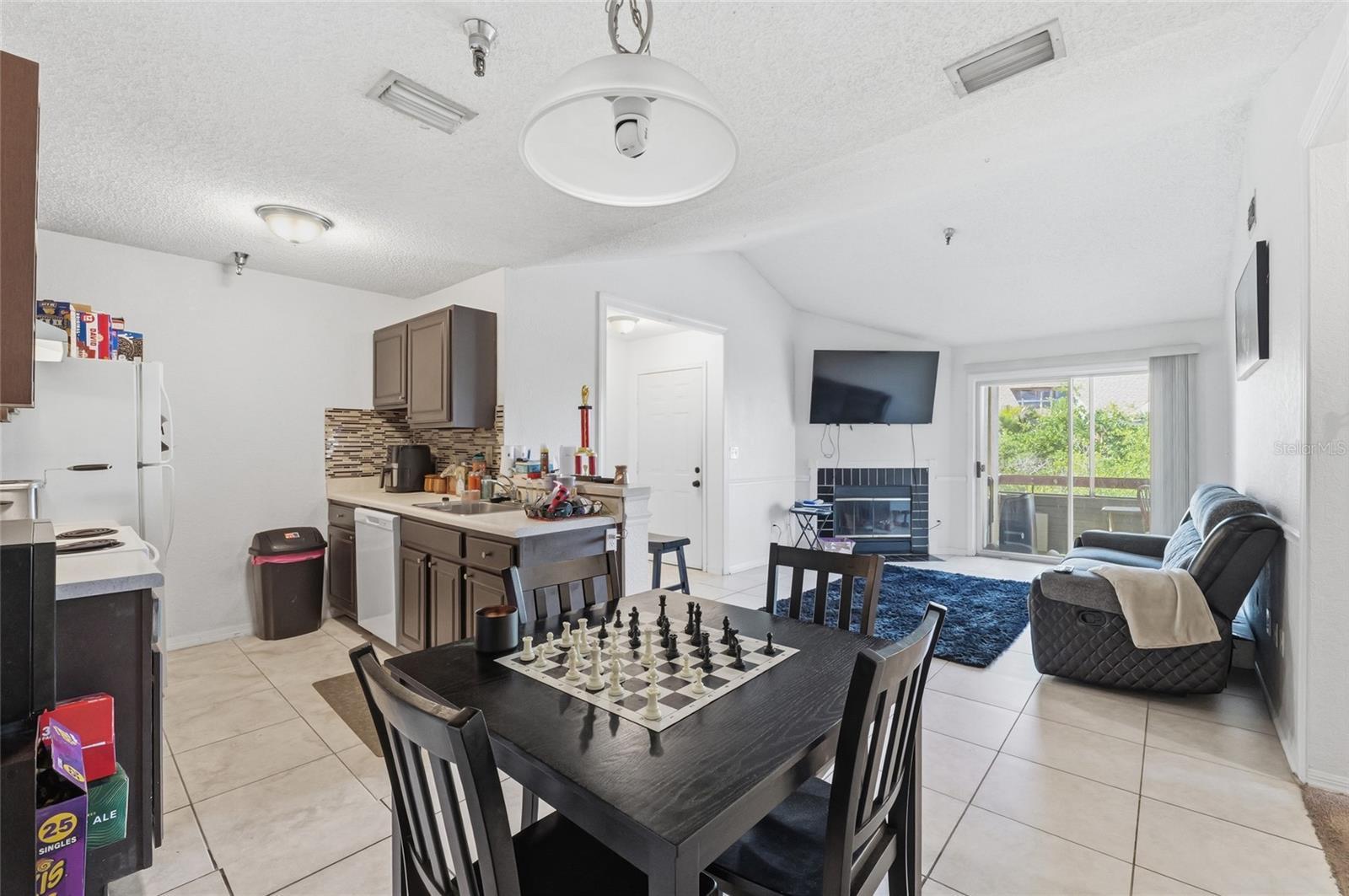 ITOPIA PRIVATE RESIDENCES CONDO - Residential