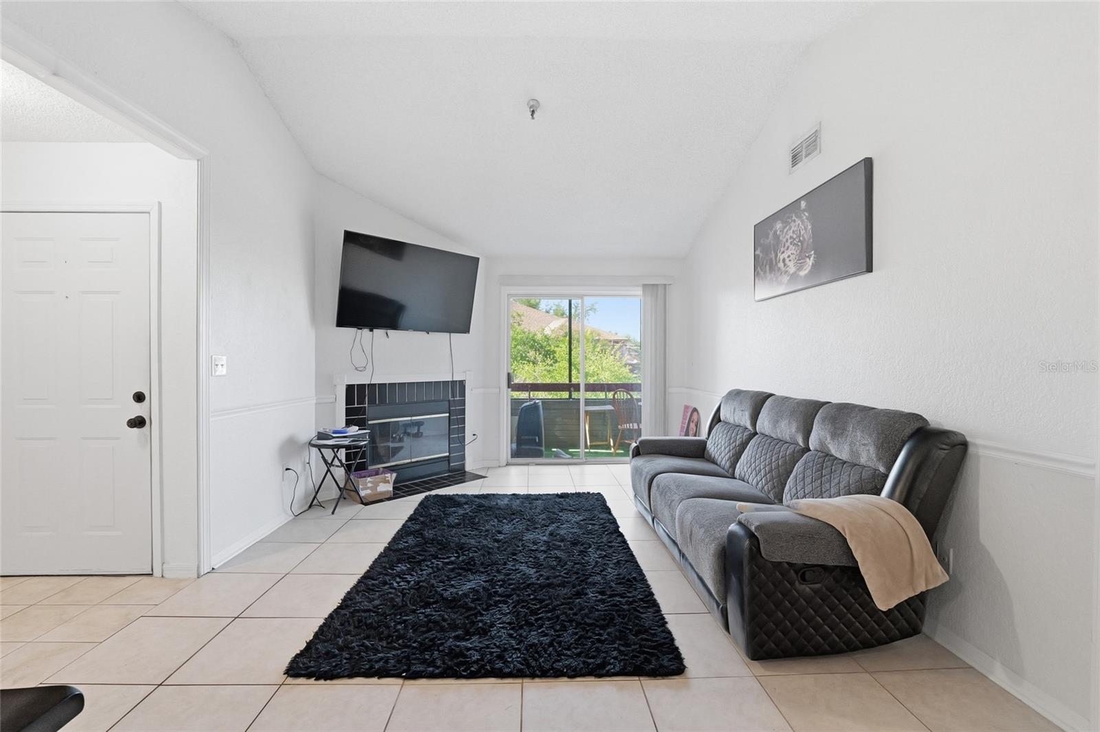 ITOPIA PRIVATE RESIDENCES CONDO - Residential