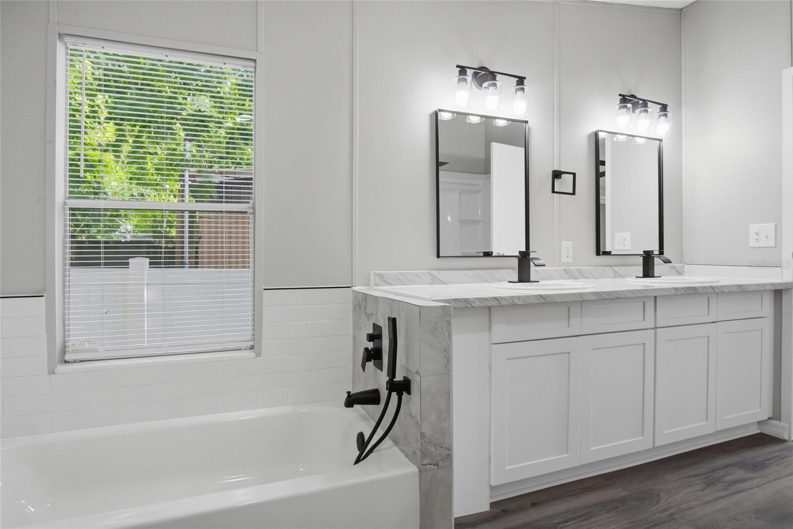 CHARLIN PARK FIRST ADD - Residential