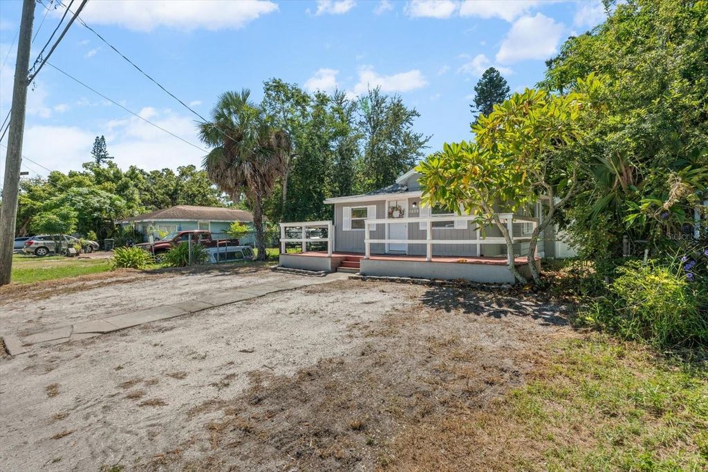 Photo of 1608 7th Avenue E, Bradenton, FL 34208 (MLS # A4665982)