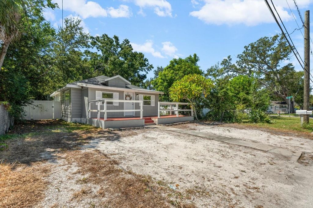 Photo of 1608 7th Avenue E, Bradenton, FL 34208 (MLS # A4665982)